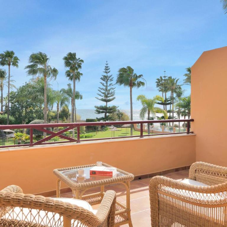 Lujoso adosado frente al mar con piscina y jardín - RIVIERA ANDALUZA 3 - Casa de 3 dormitorios - 48