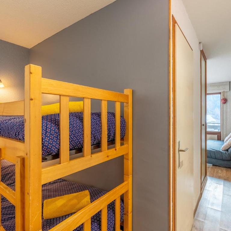 Studio avec Balcon - Vue Montagne - Proche centre - One-Bedroom Apartment - 8