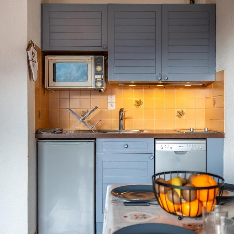 Studio avec Balcon - Vue Montagne - Proche centre - One-Bedroom Apartment - 14