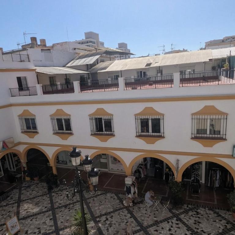Patio Andaluz 2 Dormitorios junto a Calle San Miguel - Apartamento de 2 dormitorios - 1