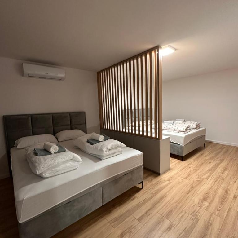 Apartman Jezero Sarajevo - Dvokrevetna Soba sa Bračnim Krevetom - 1