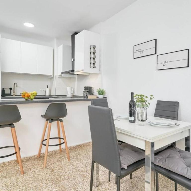 Piso Luminoso a un paso del mar en Nerja - Apartamento 1 dormitorio con vistas al mar y terraza - 11