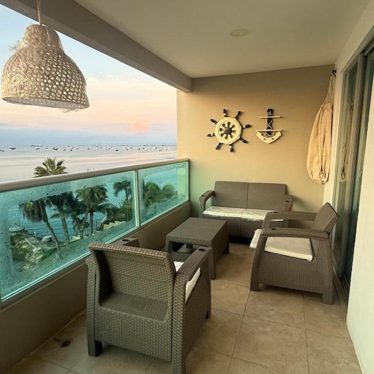 Condo with pool and private beach - Three-Bedroom Apartment - 17