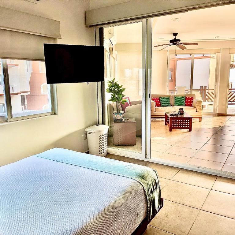Vivo Resorts Ocean Front Apartments - Apartamento de 2 dormitorios con vistas parciales al océano - 1