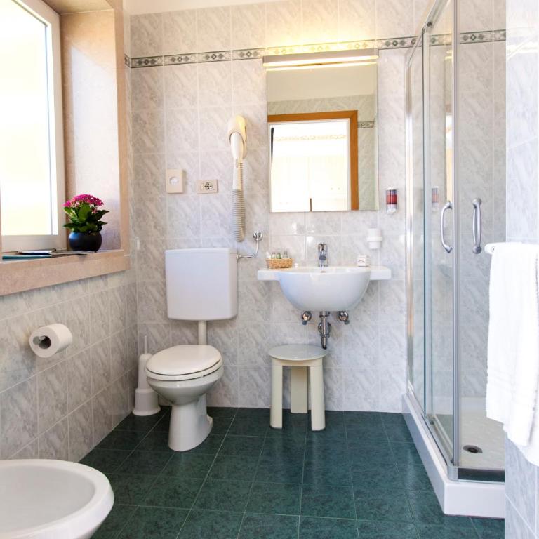 Hotel Lilia - Camera Familiare - 3