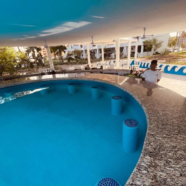 Fun Sandy Beach Condo B204 at Casa Blanca - Apartamento - 47