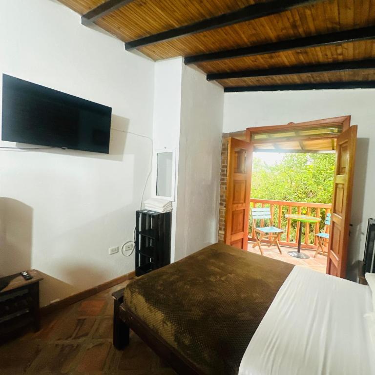 Casa Hotel Camino Real - Habitación Doble Estándar con 2 camas grandes - 13