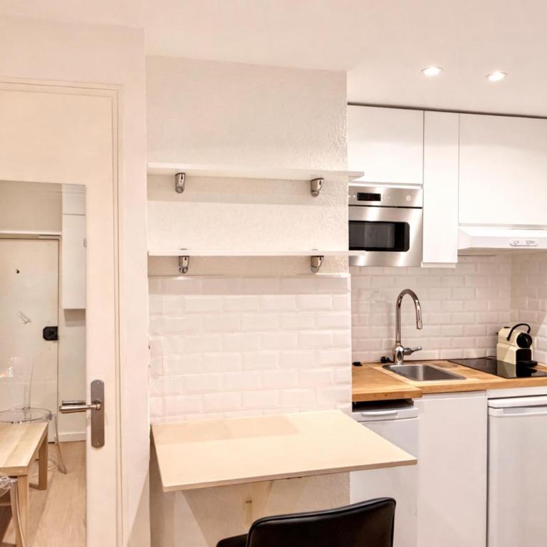 Studio au centre de Paris - One-Bedroom Apartment - 6