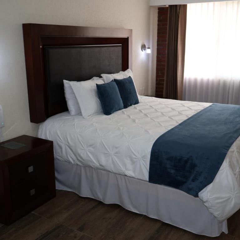 Hotel Tierras Blancas - Habitación con cama extragrande. - 5