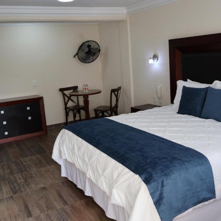 Hotel Tierras Blancas - Habitación con cama extragrande. - 10