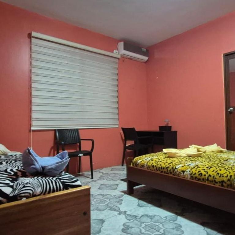 Casa de Lewis - Triple Room with Private Bathroom - 1