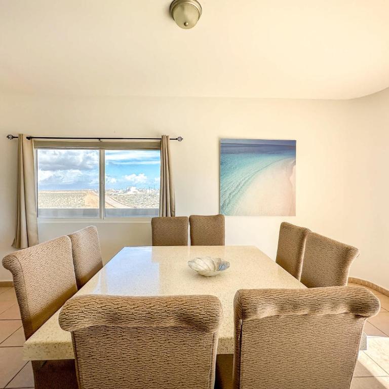 Stylish Condo Beach & Pool Access E202 - Apartamento - 9