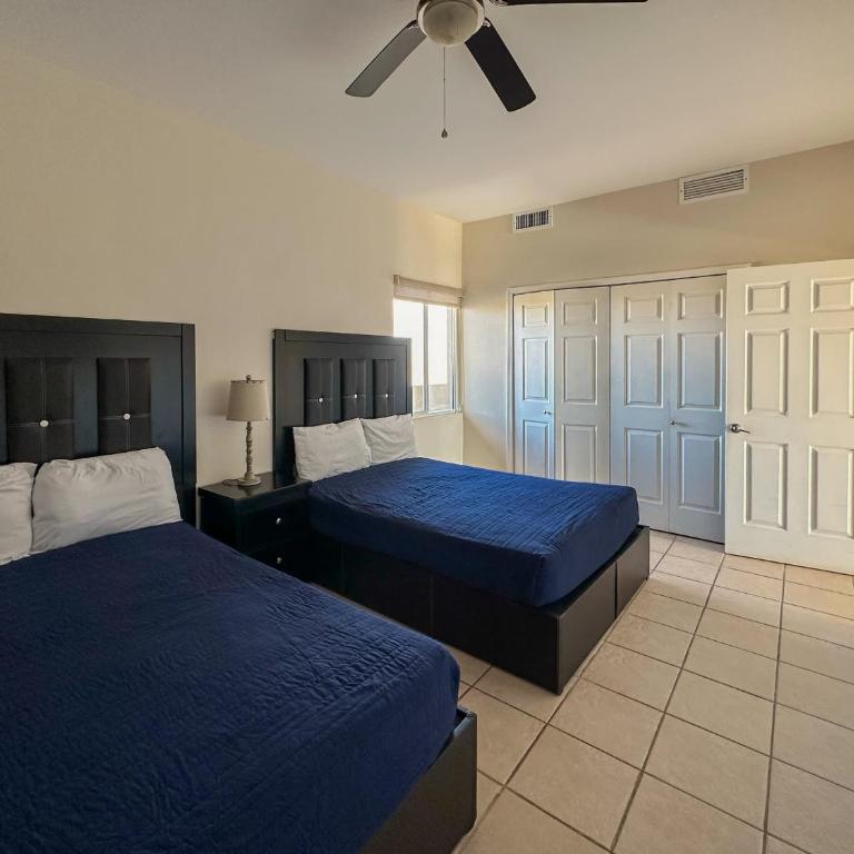 Stylish Condo Beach & Pool Access E202 - Apartamento - 22