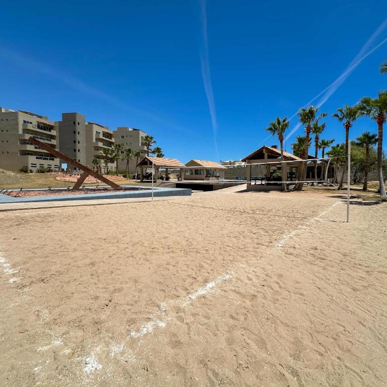 Stylish Condo Beach & Pool Access E202 - Apartamento - 27
