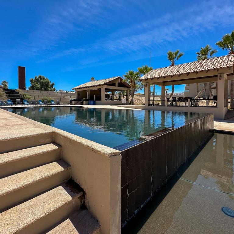 Stylish Condo Beach & Pool Access E202 - Apartamento - 38