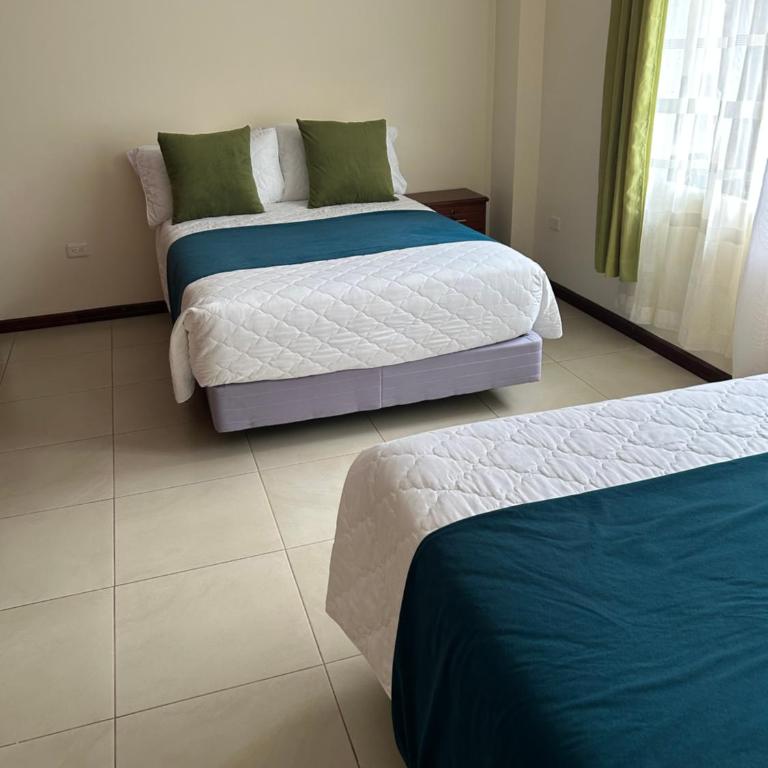 Boutique Exclusive Stay - Three-Bedroom Apartment with Balcony - 8