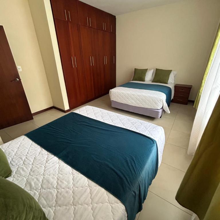 Boutique Exclusive Stay - Three-Bedroom Apartment with Balcony - 5