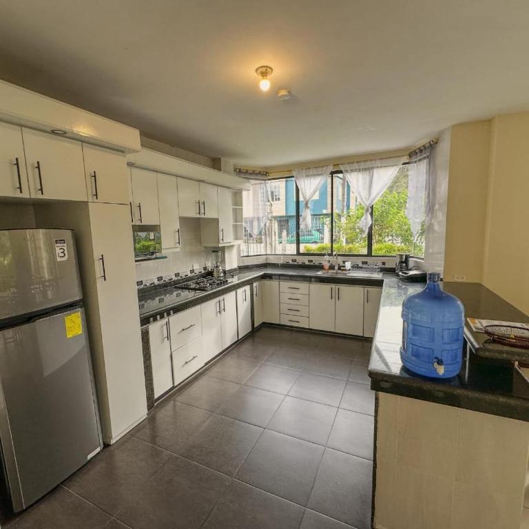 Boutique Exclusive Stay - Three-Bedroom Apartment with Balcony - 14