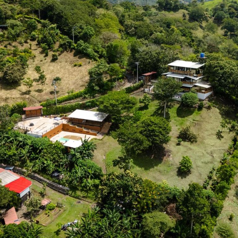 Villajesu Villeta - Deluxe Bungalow with Garden View - 8