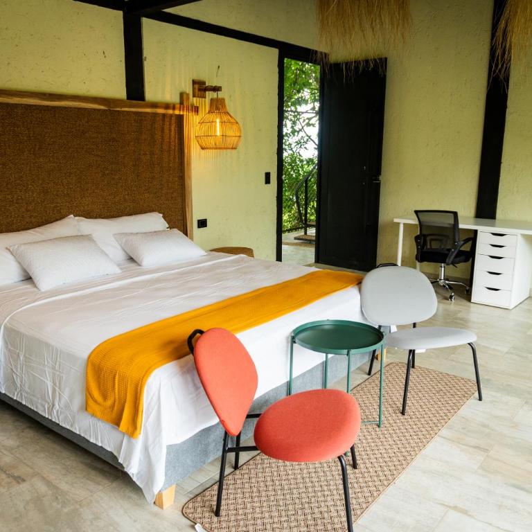 Villajesu Villeta - Deluxe Bungalow with Garden View - 11