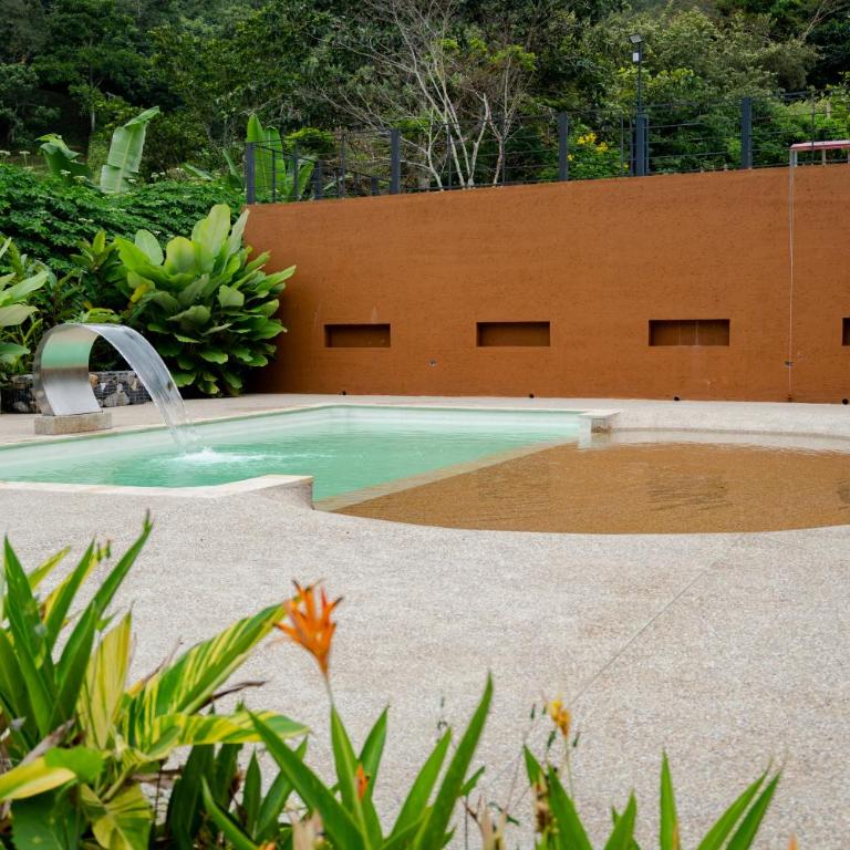 Villajesu Villeta - Deluxe Bungalow with Garden View - 13