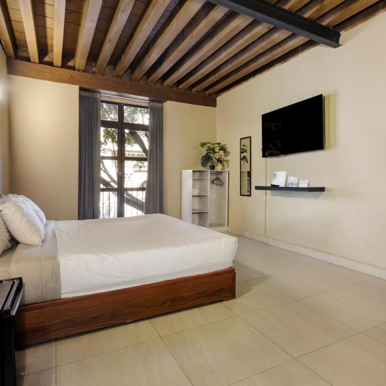Colmena Hotel CDMX Centro - Suite Deluxe con cama extragrande - 6