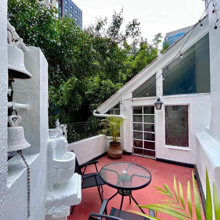 PH Belgrado 19, Mexico City, one block from the Angel of Independence - Two-Bedroom Apartment - 11