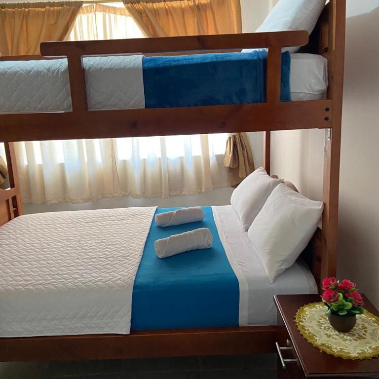Muy completo y comodo departamento en pleno centro de la ciudad de Baños de Agua Santa - Two-Bedroom Apartment - 13