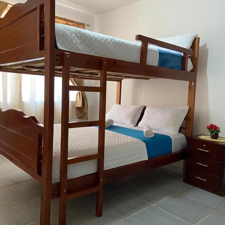 Muy completo y comodo departamento en pleno centro de la ciudad de Baños de Agua Santa - Two-Bedroom Apartment - 14