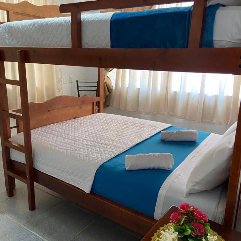 Muy completo y comodo departamento en pleno centro de la ciudad de Baños de Agua Santa - Two-Bedroom Apartment - 24