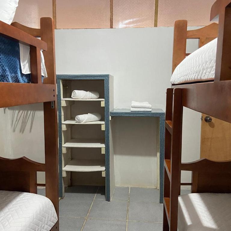 Muy completo y comodo departamento en pleno centro de la ciudad de Baños de Agua Santa - Two-Bedroom Apartment - 26