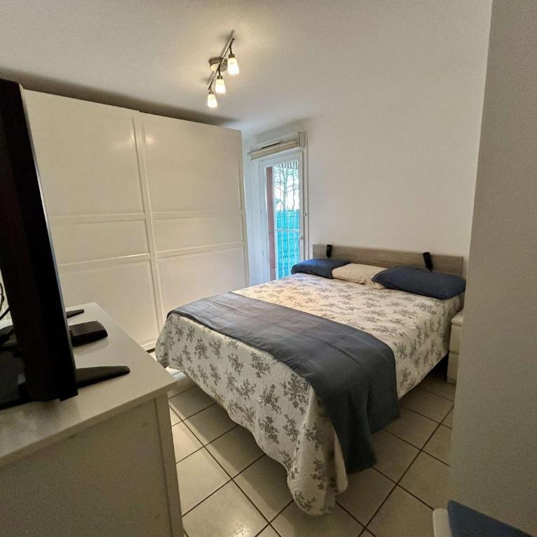 Appartement moderne avec parking et wifi - FR-1-553-335 - Appartement - 12