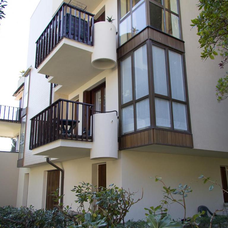 apartment Zagara - Gardone Riviera center - Appartamento con 1 Camera da Letto, Balcone e Vista Lago Parziale - 34