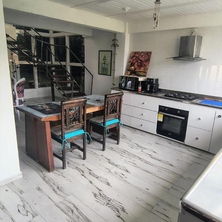 La Primavera de León - Four-Bedroom Vacation Home - 22