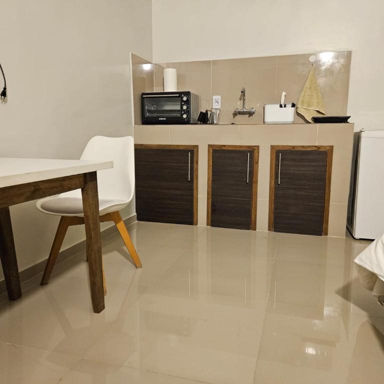 Monoambiente UNA e IPS con WiFi y Estacionamiento - One-Bedroom Apartment - 4