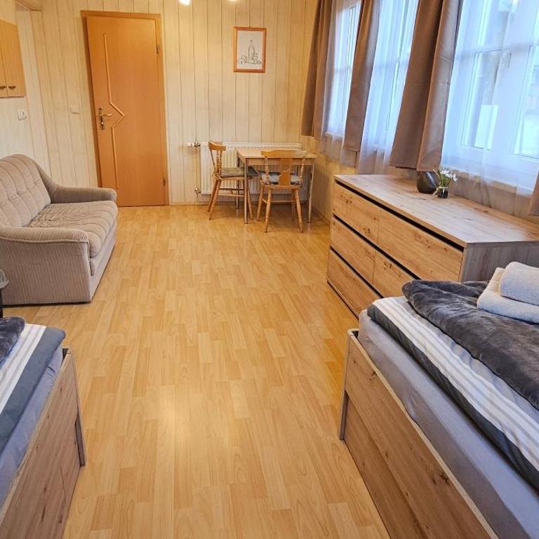 Gästehaus in ruhiger Lage zum Entspannen - Haus mit 4 Schlafzimmern - 4