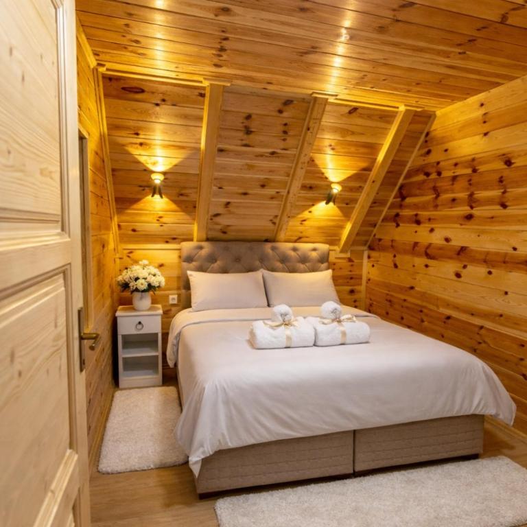 Yudita Village I - Four-Bedroom House - 13