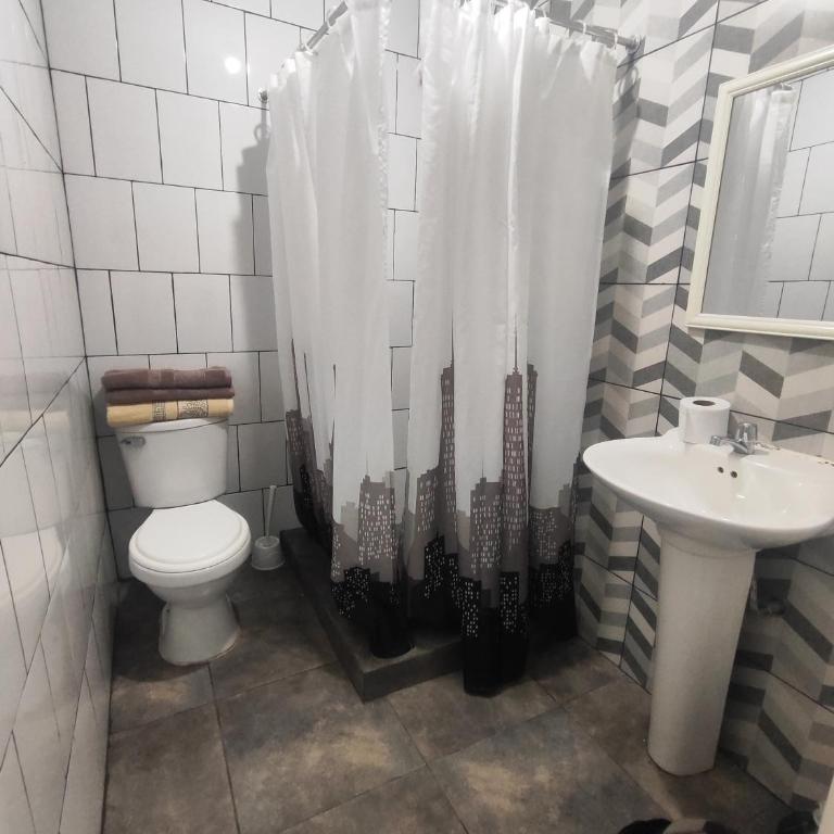 Acogedora habitación con baño privado cerca a Larcomar - One-Bedroom Apartment - 8