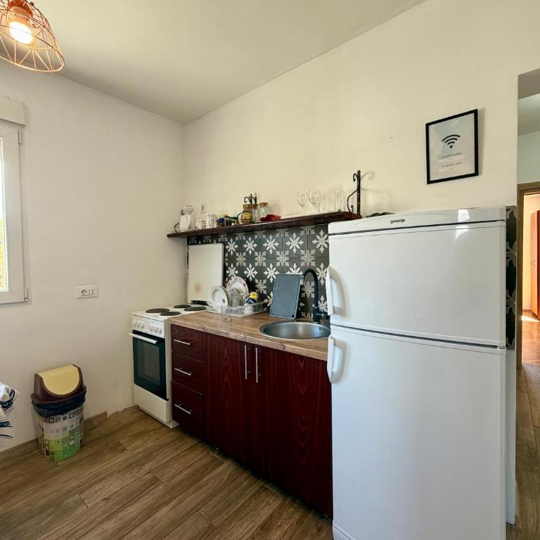 Entire spacious apartment with free parking - Apartman sa 1 Spavaćom Sobom - 4