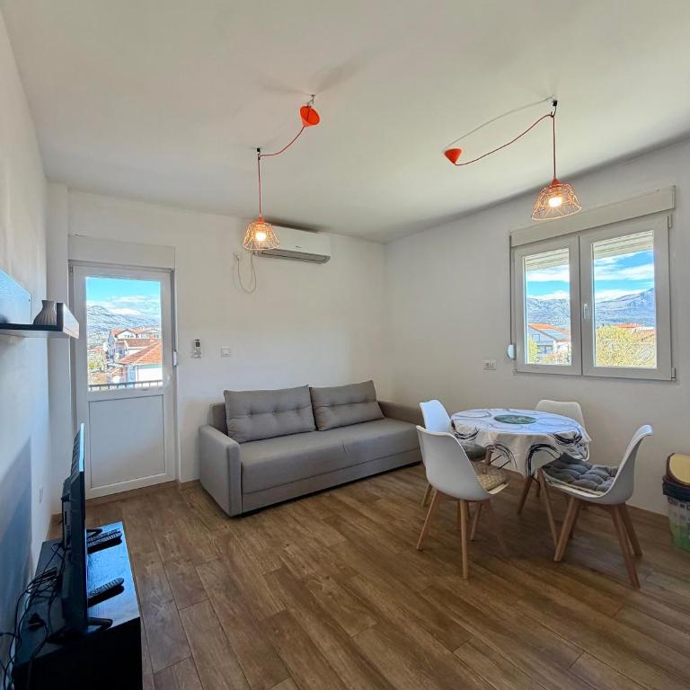 Entire spacious apartment with free parking - Apartman sa 1 Spavaćom Sobom - 8