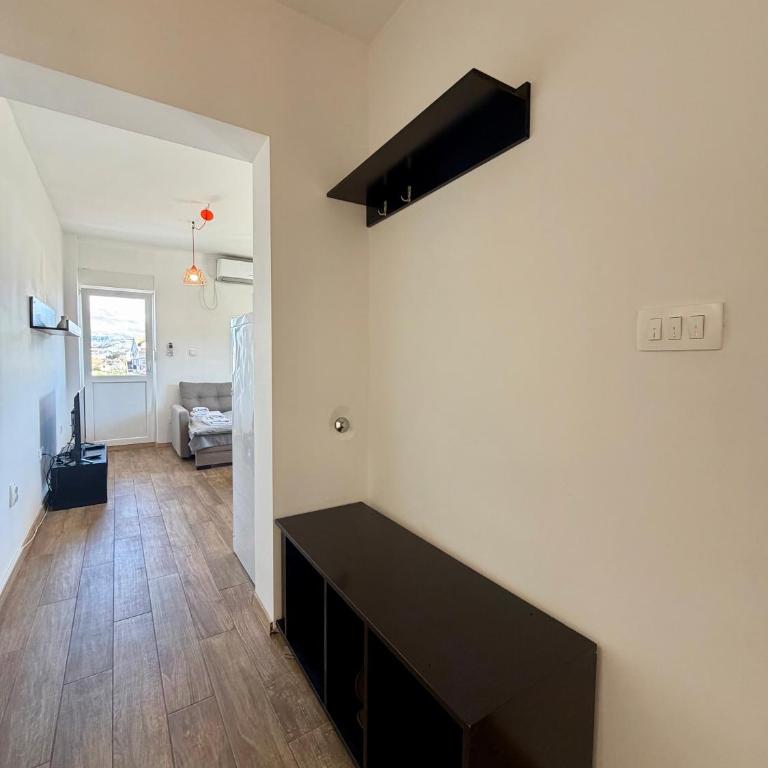 Entire spacious apartment with free parking - Apartman sa 1 Spavaćom Sobom - 15
