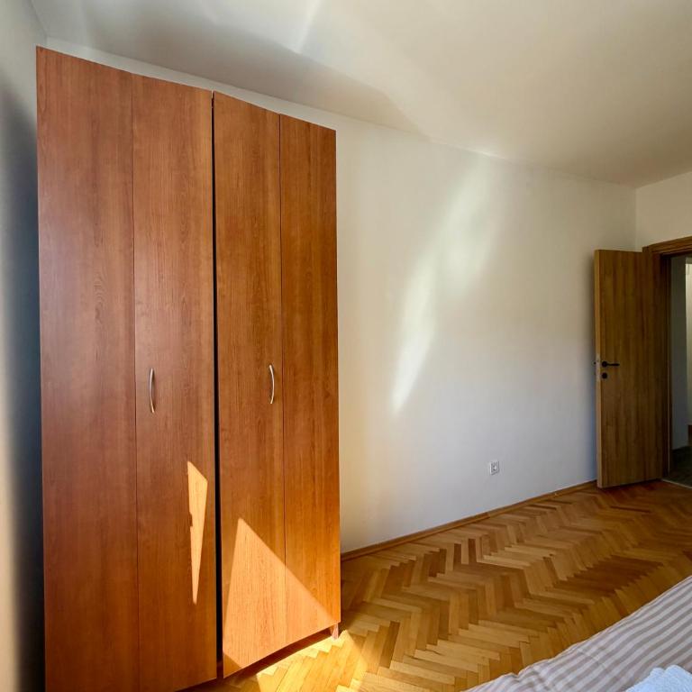 Entire spacious apartment with free parking - Apartman sa 1 Spavaćom Sobom - 21