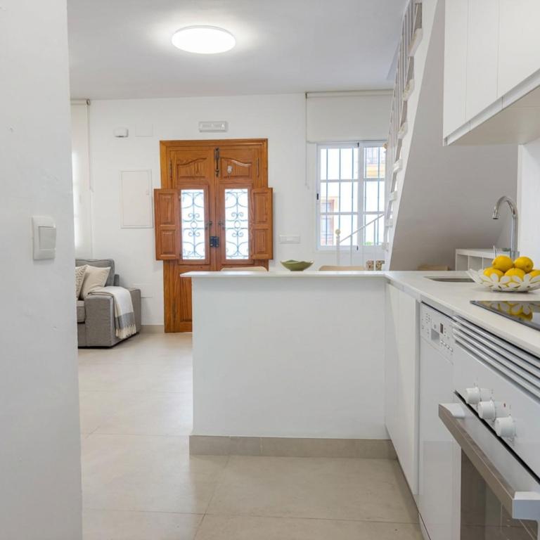 Casa Chica - Large Townhouse in Nerja Centro with Private Rooftop - Casa Vacacional de 3 dormitorios - 5