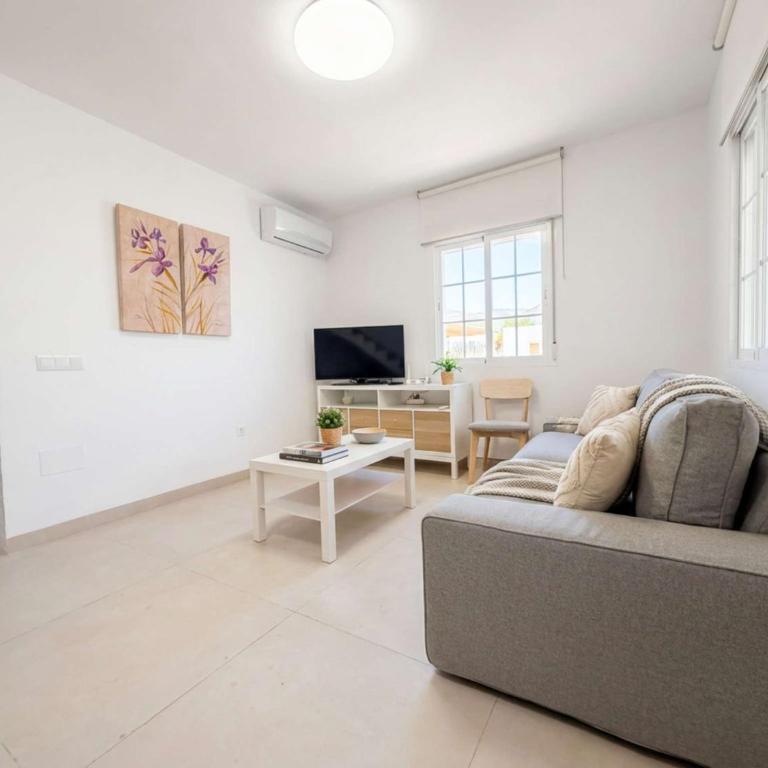Casa Chica - Large Townhouse in Nerja Centro with Private Rooftop - Casa Vacacional de 3 dormitorios - 11