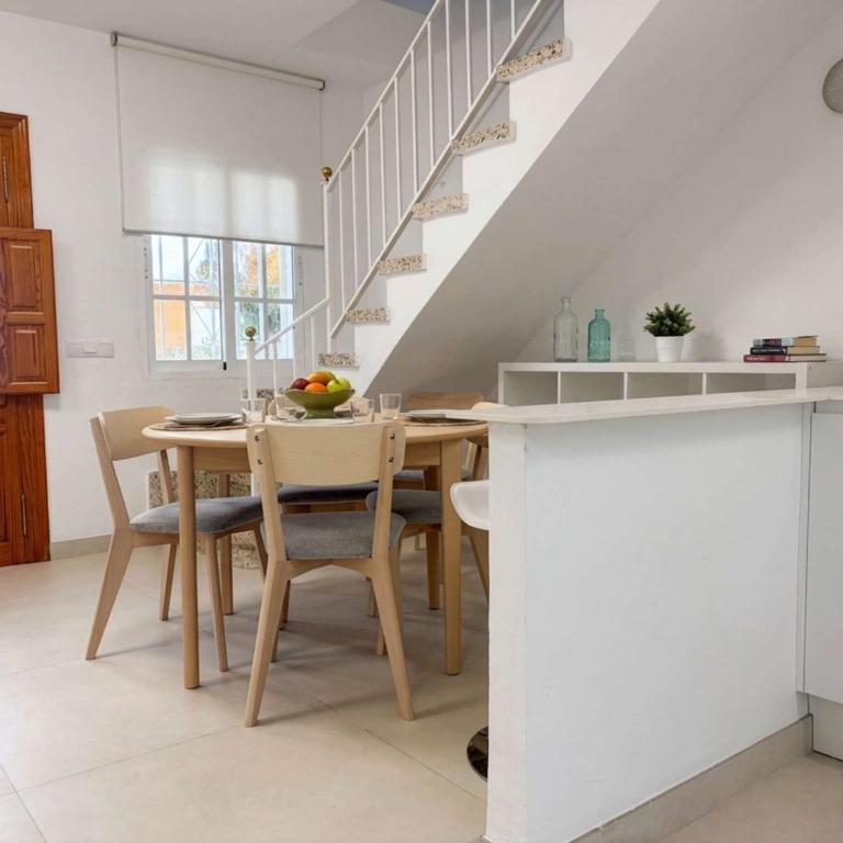 Casa Chica - Large Townhouse in Nerja Centro with Private Rooftop - Casa Vacacional de 3 dormitorios - 17