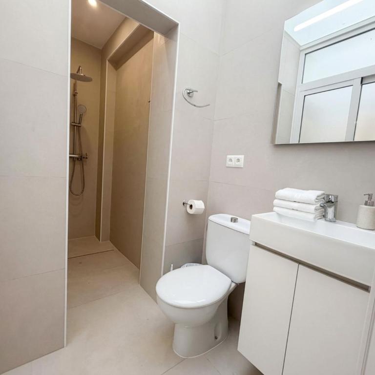 Casa Chica - Large Townhouse in Nerja Centro with Private Rooftop - Casa Vacacional de 3 dormitorios - 22
