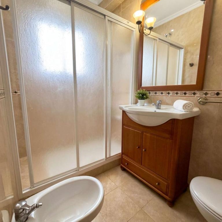 Casa Chica - Large Townhouse in Nerja Centro with Private Rooftop - Casa Vacacional de 3 dormitorios - 29