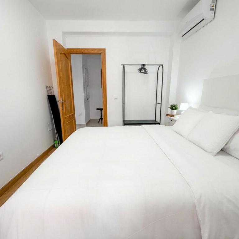 Casa Chica - Large Townhouse in Nerja Centro with Private Rooftop - Casa Vacacional de 3 dormitorios - 34