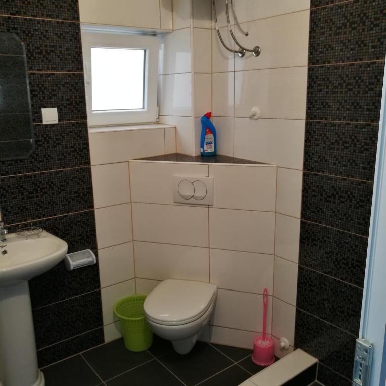 Apartmani Sijaric - Apartment with Mountain View - 5