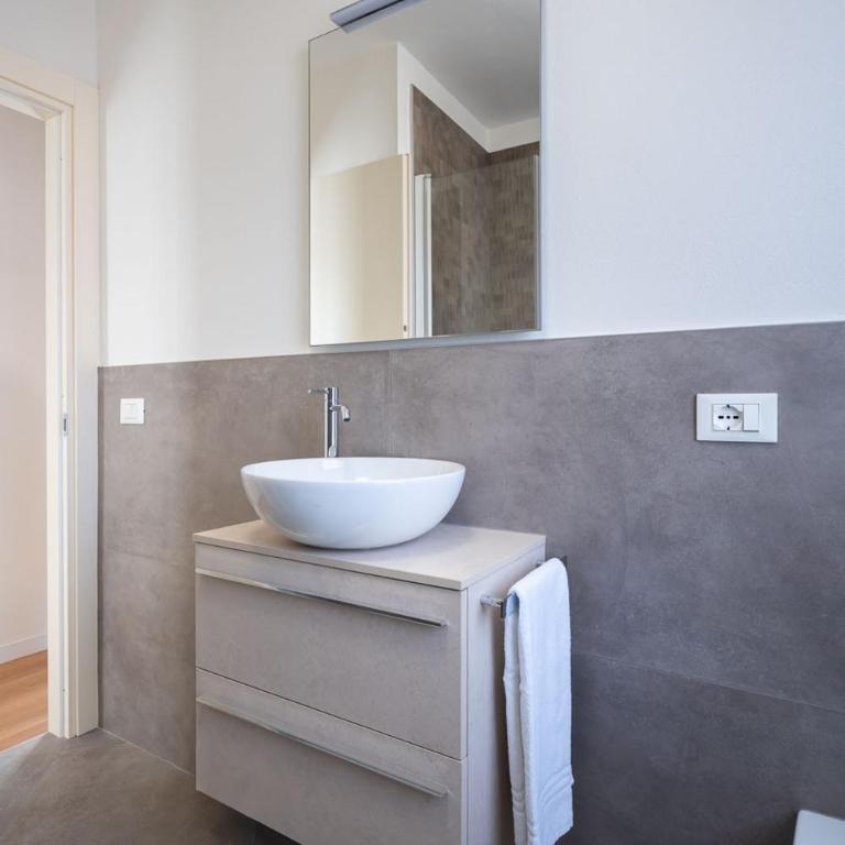Attic Romance with Balcony - Appartamento con Terrazza - 14